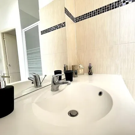 Апартаменты Le Riquet - 4 People - Hyper Center - Metro *